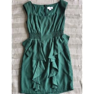 Green Jessica Simpson midi dress.